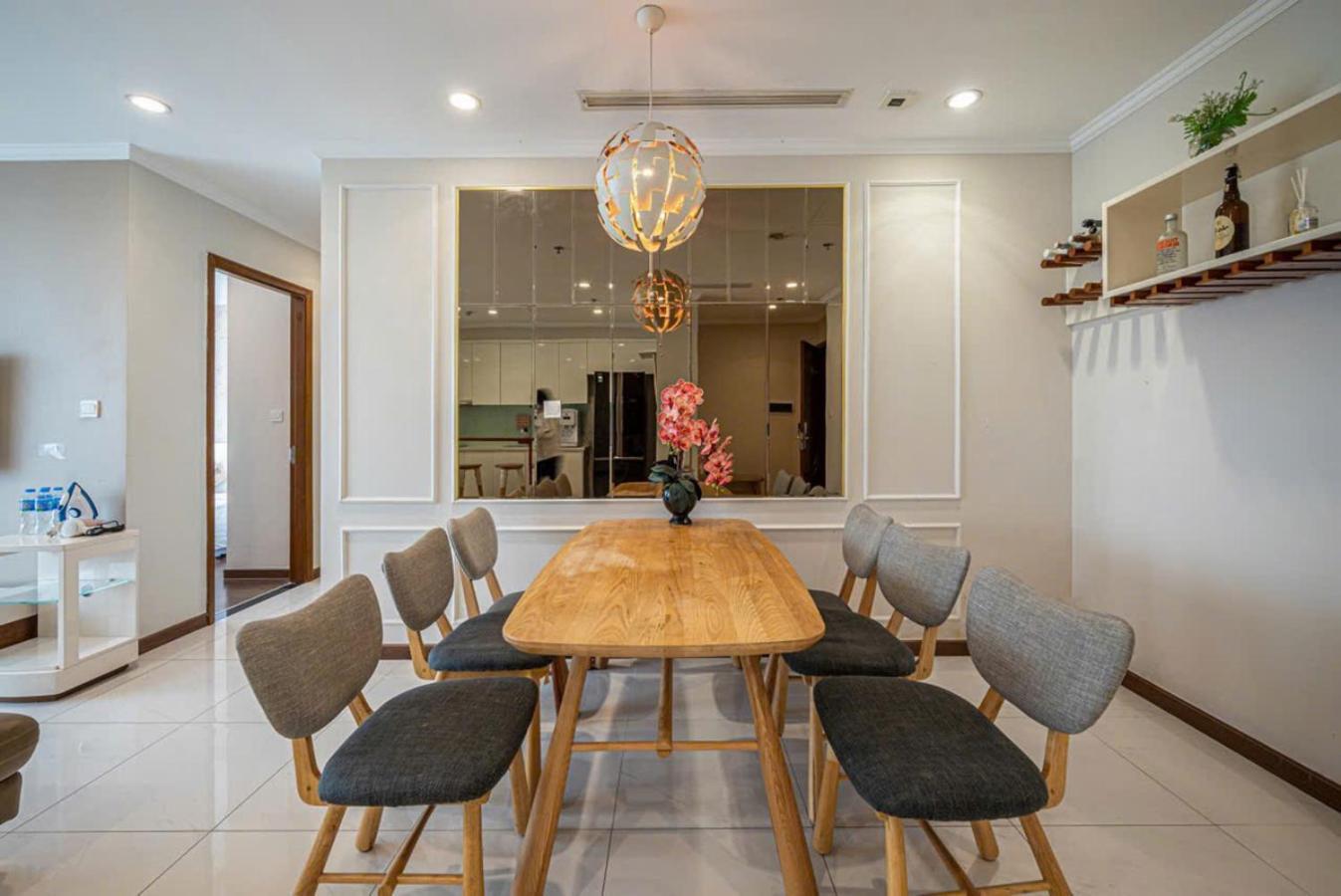 Apartment Landmark 81 & Vinhomes Urban - Luxury *