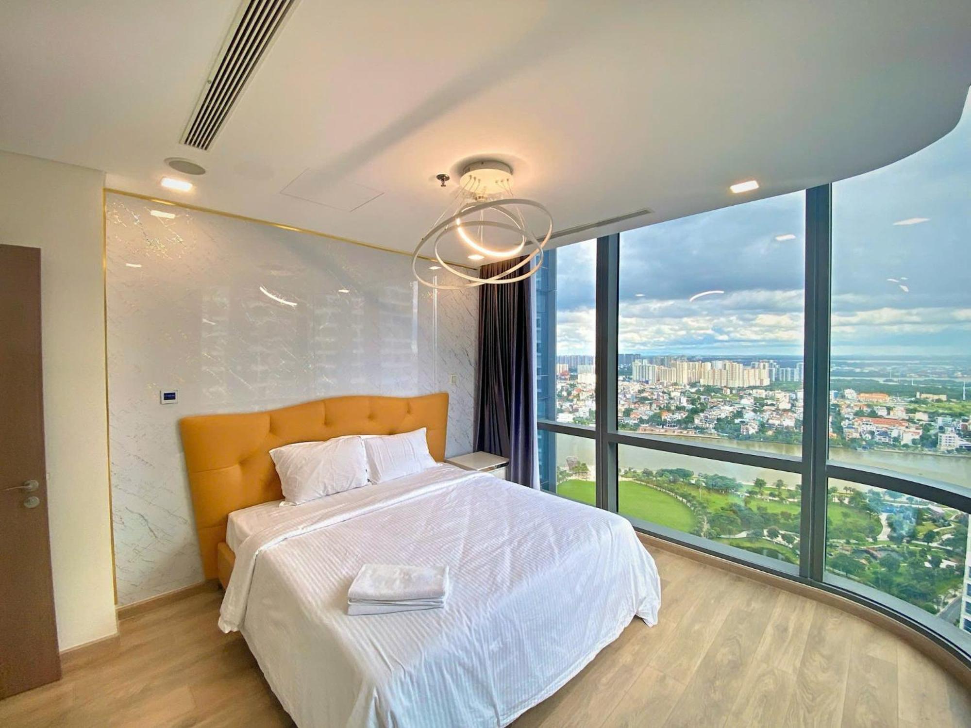 Landmark 81 & Vinhomes Urban - Luxury Apartment *